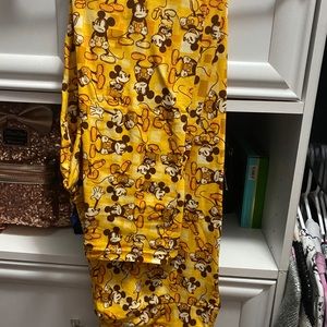 NWOT Lularoe Disney Mickey leggings TC